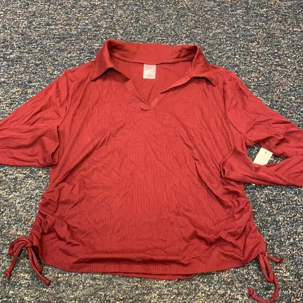 No Boundaries Burgundy ruched top sz. XL NWT